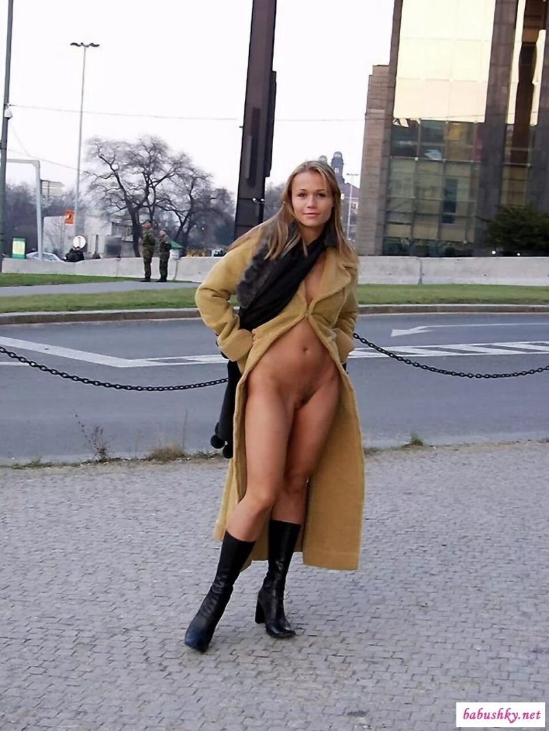 Эксгибиционистки на улице